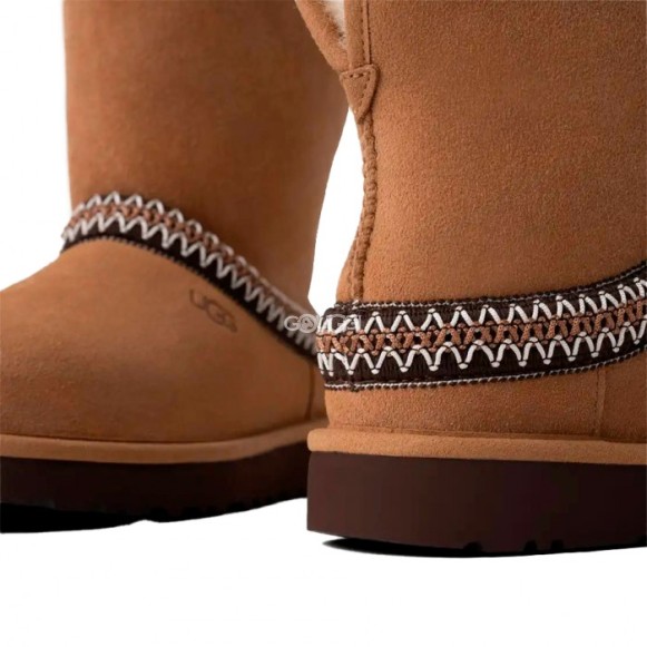 Женские угги Classic Short Crescent - Chestnut