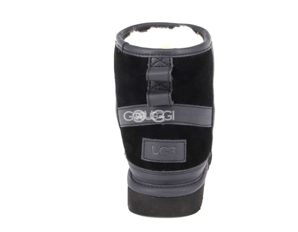 Женские угги UGG Hard Step Black